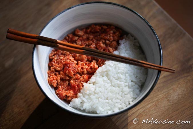 Porc haché tomates et sésame